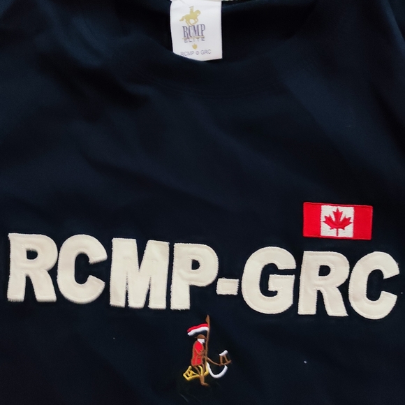 RCMP long sleeve Shirt size Medium - Picture 2 of 2